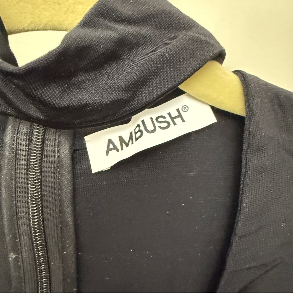 Ambush
Black heart shape turtleneck top size XS - Picture 4 of 6